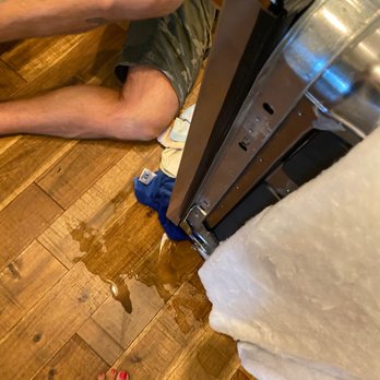 Bob Wallace Appliance - constantly wiping away the leak but it won't stop - Appliances & Repair Near Me - Huntsville, Alabama
