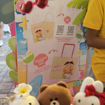 Hello Kitty - Gift with purchase - Pop-up Shops Near Me - Honolulu, Hawaii Hello Kitty - Gift with purchase - Pop-up Shops Near Me - Honolulu, Hawaii