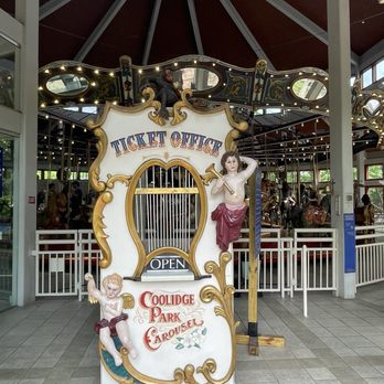 Carousel At Coolidge Park - Carousels Near Me