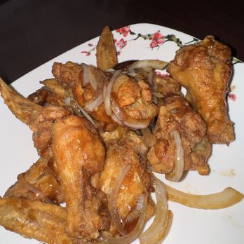 Luong Loi - Chicken wings with an oyster sauce drizzle. - Vietnamese Near Me - Wheaton, Illinois