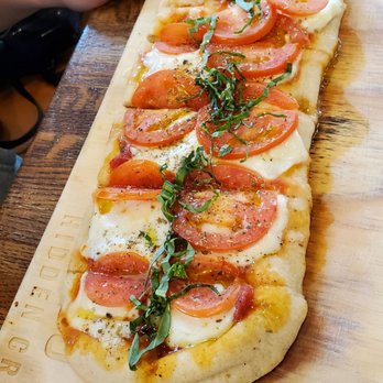 Hidden Craft - Margarita flatbread - New American Near Me - San Diego, California