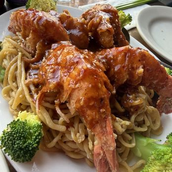 Sunflower Potrero Hill - Sunflower Prawns and Garlic Noodles - Vietnamese Near Me - San Francisco, California