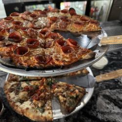 Mikey’s Pizza & Shots