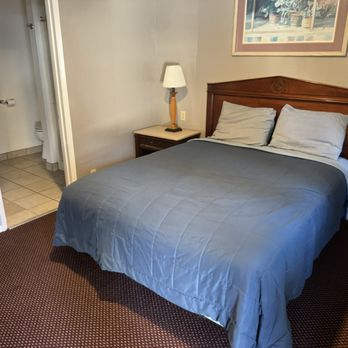 Redwood Inn - Hotels Near Me - Willits, California Redwood Inn - Hotels Near Me - Willits, California