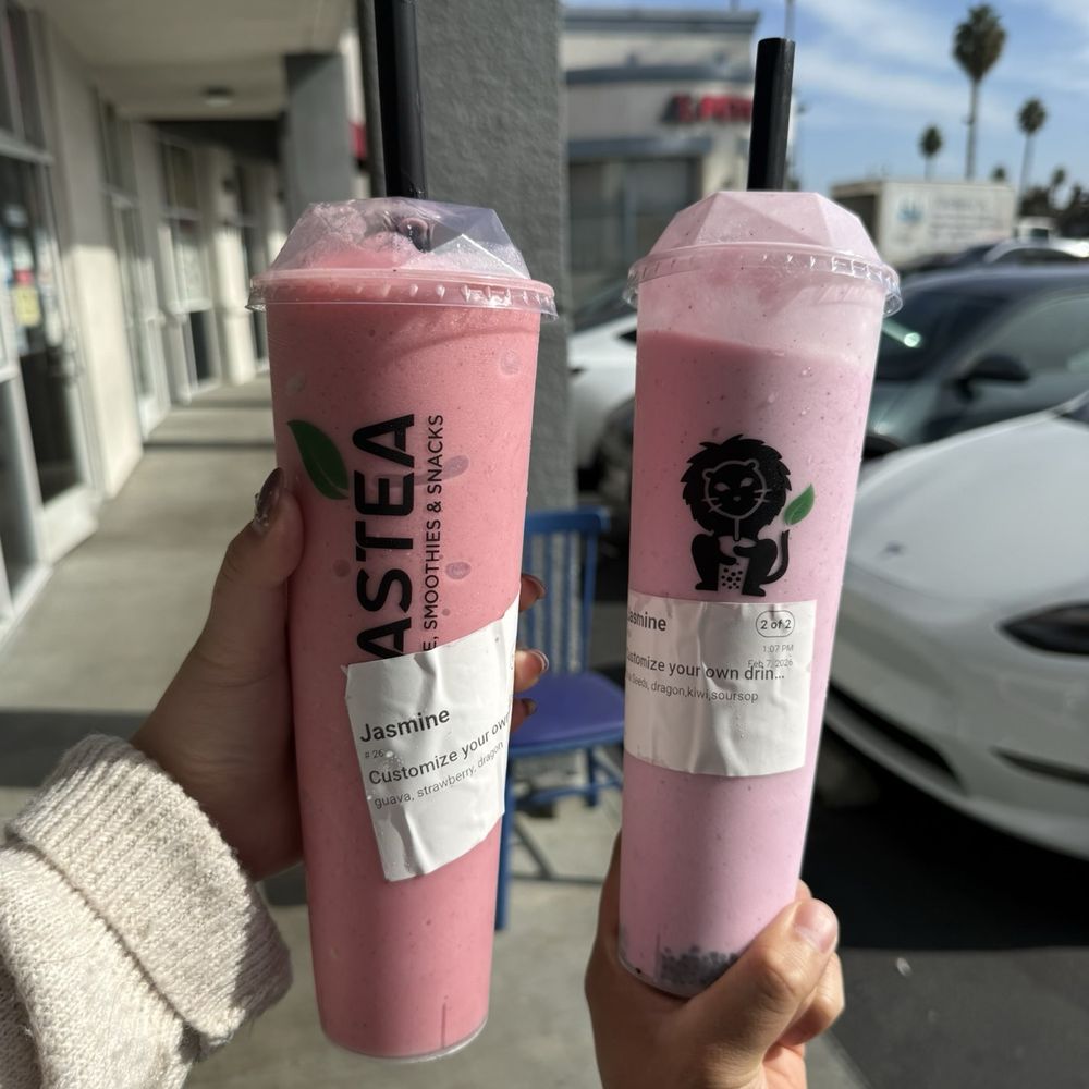 dragon, guava and strawberry smoothie + dragon, kiwi & soursop smoothie dragon, guava and strawberry smoothie + dragon, kiwi & soursop smoothie