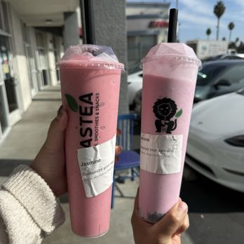 Beastea - dragon, guava and strawberry smoothie + dragon, kiwi & soursop smoothie - Coffee & Tea Near Me - Santa Clara, California