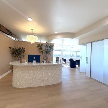 Skin Savvy - Front desk - Skin Care Near Me - Hermosa Beach, California Skin Savvy - Front desk - Skin Care Near Me - Hermosa Beach, California