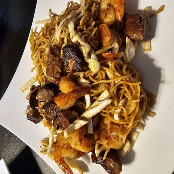 Itachi Teppanyaki & Ramen - Beef and shrimp yakisoba - Ramen Near Me - Universal city, Texas Itachi Teppanyaki & Ramen - Beef and shrimp yakisoba - Ramen Near Me - Universal city, Texas