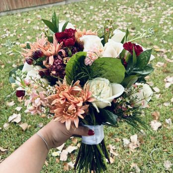 Sommer Ray Flowers - Floral Designers Near Me Sommer Ray Flowers - Floral Designers Near Me