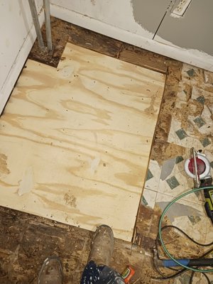 Sergio Roofing & Remodeling Logo