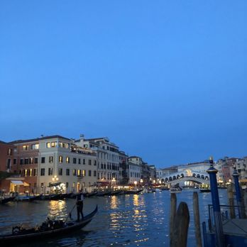 Ponte di Rialto - Looking toward Rialto Bridge after sunset - Landmarks & Historical Buildings Near Me - Venezia, VE Ponte di Rialto - Looking toward Rialto Bridge after sunset - Landmarks & Historical Buildings Near Me - Venezia, VE