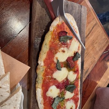 Scaddabush - Gluten free margherita pizza - Italian Near Me - Mississauga, Ontario