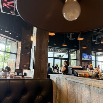 Finneys Crafthouse - Porter Ranch - New American Near Me - Porter Ranch, California