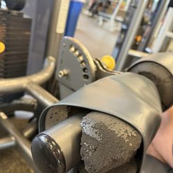 City Sports Club - Lat pull down machine