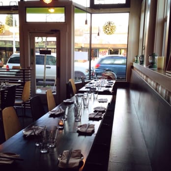Yoroshiku - interior/seating - Ramen Near Me - Seattle, Washington