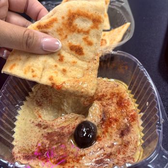 ichop - Hummus W Pita Bread Ig @yumthatgreenville - Juice Bars & Smoothies Near Me - Greenville, South Carolina