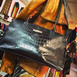 EcoChic Boutique - From funky and hobo to dressy and classic, we carry a huge range of handbags.
