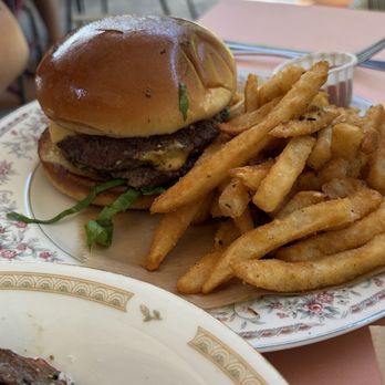 Chug's Diner - Diner Burger - Cuban Near Me - Miami, Florida