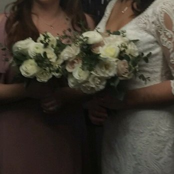 Romee Willow Florals - Bridal bouquet and bridesmaids - Florists Near Me - Chicago, Illinois