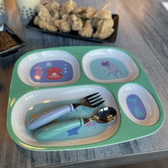 19 GOLD - Children's utensils and plate - Taiwanese Near Me - Seattle, Washington
