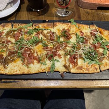 Finney's Crafthouse - Redlands - Fancy pizza with prosciutto and stuff that tasted like bacon on a cracker - New American Near Me - Redlands, California