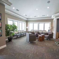 Robert Scott Meuselbach, DDS - Comfortable waiting room with child play area, magazines, beverage/coffee center, WiFi and television
