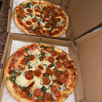 Lucky's Pizza - Pepperoni&Spinach pizzas - Pizza Near Me - Glendale, Arizona Lucky's Pizza - Pepperoni&Spinach pizzas - Pizza Near Me - Glendale, Arizona