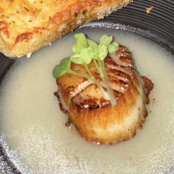 Omaniku - Pan Seared Scallop, truffle butter sauce, served with crispy garlic toast - Asian Fusion Near Me - San Gabriel, California Omaniku - Pan Seared Scallop, truffle butter sauce, served with crispy garlic toast - Asian Fusion Near Me - San Gabriel, California