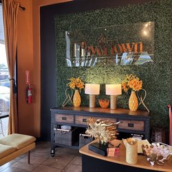 FlavorTown Seafood Soulfood and Events - Entryway (incl. waiting area and hostess stand)