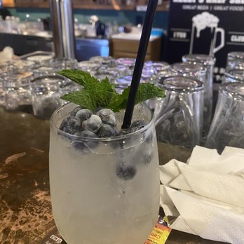 Kelly's Half Shell Pub - Blueberry Buzz - Irish Pub Near Me - Crystal River, Florida