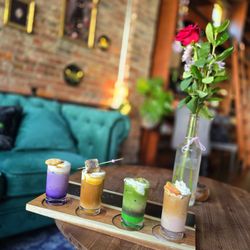 Moon Crust Cafe