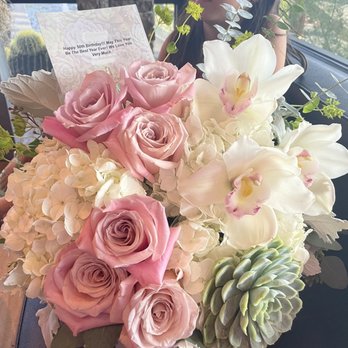Windmill Floral Expressions - The Lark flower arrangement - Florists Near Me - Las Vegas, Nevada
