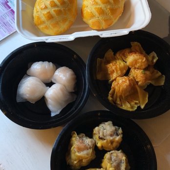 Ixlb Dim Sum Eats - Pineapple Polo Custard Bao, Har Gow, Shrimp Wonton w/ Chili Oil, Siu Mai - Dim Sum Near Me - Los Angeles, California Ixlb Dim Sum Eats - Pineapple Polo Custard Bao, Har Gow, Shrimp Wonton w/ Chili Oil, Siu Mai - Dim Sum Near Me - Los Angeles, California