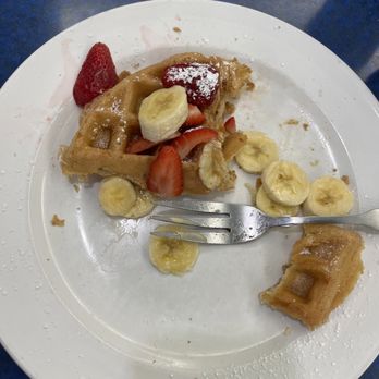 Skylight Diner - Waffles with berries and bananas - American Near Me - New York, New York Skylight Diner - Waffles with berries and bananas - American Near Me - New York, New York
