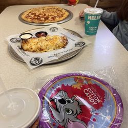 Chuck E. Cheese - Large Build Your Own Pizza, Cheesy Bread