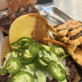 Hitit Burger - jalepeno Jalapeño Thrill Smash - Burgers Near Me - New York, New York Hitit Burger - jalepeno Jalapeño Thrill Smash - Burgers Near Me - New York, New York