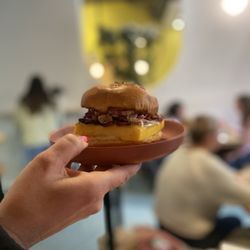 Hey Happy - Bacon breakfast sandwich