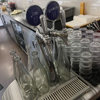 Le Burger 4304 - Sparkling Water on Tap - Beer Bar Near Me - Minneapolis, Minnesota Le Burger 4304 - Sparkling Water on Tap - Beer Bar Near Me - Minneapolis, Minnesota