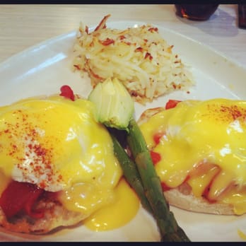 Dream Cafe - Eggs Benedict with roasted red peppers, avocado and asparagus! Fantastic! - Breakfast & Brunch Near Me - Grand Junction, Colorado