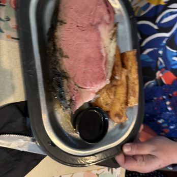 Schwarz's Supper Club - Prime rib - New American Near Me - New Holstein, Wisconsin