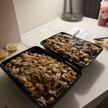 Felix's Hibachi Grill - Chicken and Garlic Noodles & Ribeye with Fried Rice and Garlic Noodles - Japanese Near Me - Santa Monica, California