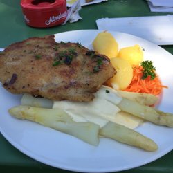 Forsthaus Leiner Berg - Schnitzel mit Spargel