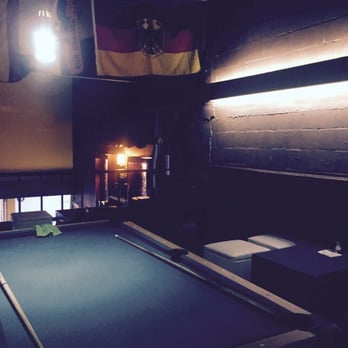 La Meska - Mesa de billar en el segundo nivel - Bars Near Me - León, GUA