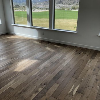 Creative Floors - an empty room with wood floors - General Contractors Near Me Creative Floors - an empty room with wood floors - General Contractors Near Me