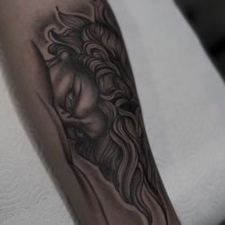 Eterno Tattoos - Black and grey Tattoo shop