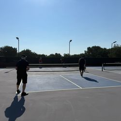 Lairds Hideaway - Pickleball for family fun
