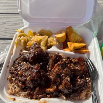 Barrington's Jamaican Kitchen - Oxtails - Caribbean Near Me - Bakersfield, California Barrington's Jamaican Kitchen - Oxtails - Caribbean Near Me - Bakersfield, California