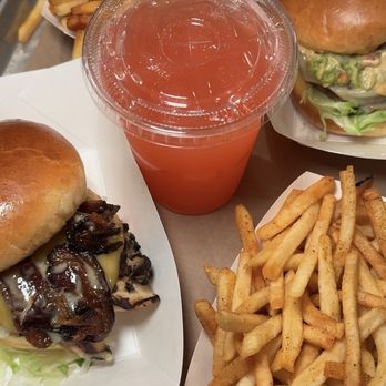 Harry's Hamburgs & Wings - Chicken Wings Near Me - Chicago, Illinois