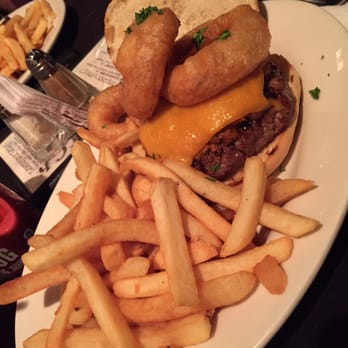 Shipwreck Bar & Grill - Pulled pork burger - Seafood Near Me - Rincon, Puerto Rico
