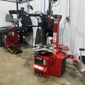 Gene's Tire & Wrecker - New tire equipment - Towing Near Me - Jackson, Tennessee Gene's Tire & Wrecker - New tire equipment - Towing Near Me - Jackson, Tennessee
